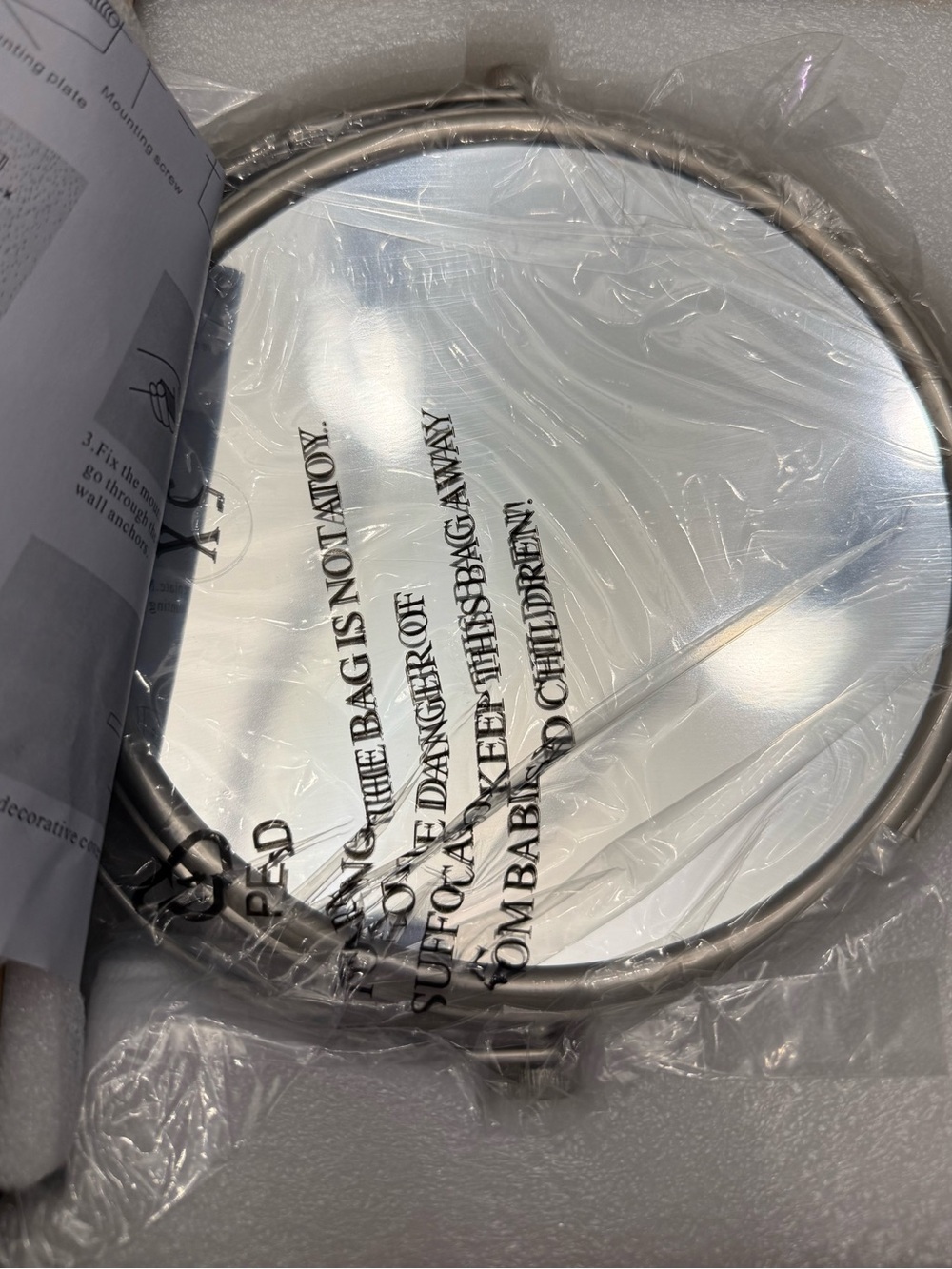 Round Wall Mirror in Silver Finish - Modern Metal Frame